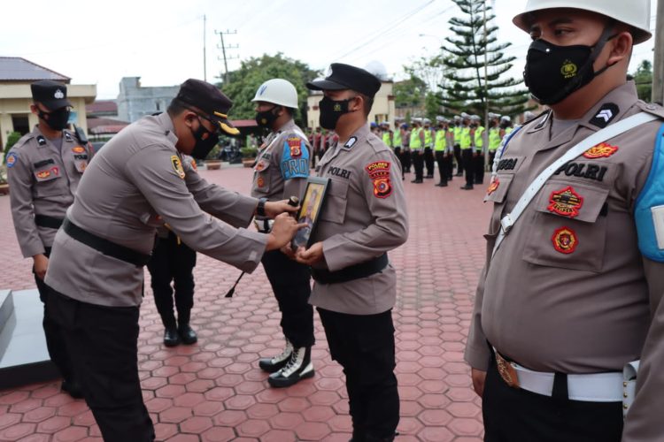 Polres Langsa Lakukan Upacara Pemberhentian dengan tidak dengan hormat (PDTH) satu oknum polisi, Bripka Saifullah
