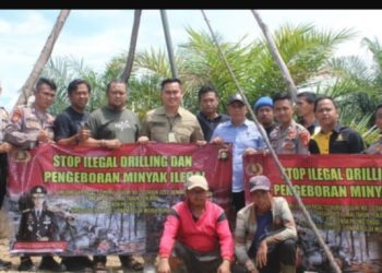 Polres Musi Rawas (Mura) selama Oprasi Illegal Driling Tahun 2022, berhasil mengamankan 2 pelaku sedang melakukan penambangan minyak illegal di wilayah Desa Sungai Pinang Kecamatan Muara