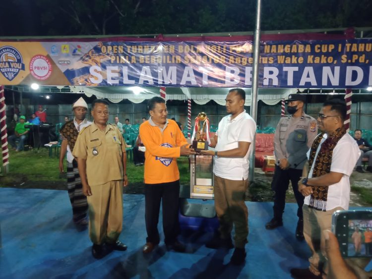 Pembukaan Turnamen Bola Volly Putra Nangaba Cup I 2022 & Piala Bergilir Senator Angelius Wake Kako, S.Pd., M.Si untuk pertandingan Volly antar Club Se- Kabupaten Ende