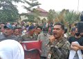 Ratusan warga Kampong Makmur Jaya bergerak Aksi demontrasi Kekantor Walikota Subulussalam meminta keadilan