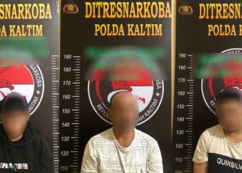 Tiga orang pelaku penyalahgunaan Narkotika Jenis Sabu berhasil diamankan oleh pihak Kepolisian di Samping SDN 007 Baru Tengah, Kec. Balikpapan Barat
