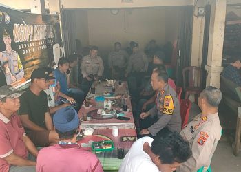 Kapolres Bangka Barat buka ruang diskusi kamtibmas di warung kopi Nur Pasar Mentok