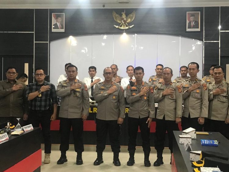 Kapolda Sumatera Selatan melakukan Kunjungan Kerja ke Polres Muara Enim dan memberikan arahan kepada para pejabat utama dan perwira serta Kapolsek jajaran Polres Muara Enim