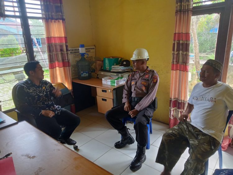 Personil Dit Samapta Polda Kaltim Ops Nusantara Mahakam gelar patroli di Dermaga dan Bangunan Jalan Tol Pulau Balang Kel. Pantai Lango Kec. Penajam
