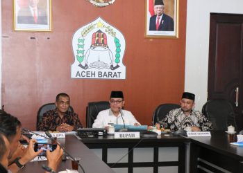 (Pj) Bupati Aceh Barat, Drs. Mahdi, dalam rapat perkembangan inflasi daerah Bulan November 2022 yang dihadiri oleh Kepala Badan Pusat Statistik (BPS) Aceh Barat serta para Kepala Satuan Kerja Perangkat Kabupaten (SKPK)