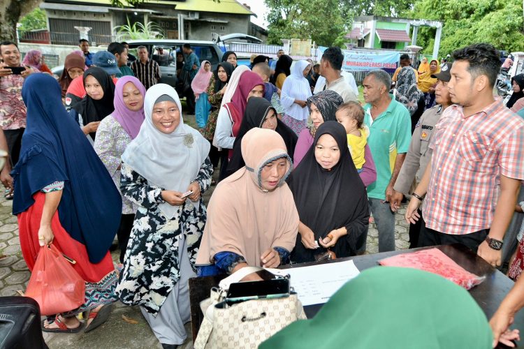 Disperindagkop dan UKM Sabang, kembali menggelar pasar murah di tiga titik di Kota Sabang sebagai upaya menekan laju inflasi dan menjaga stabilitas harga kebutuhan pokok