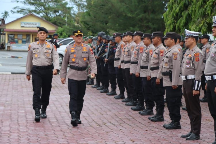 Polres Aceh Timur pada Jumat, (02/12/2022) pagi ini menggelar apel persiapan pengamanan kegiatan masyarakat pada 4 Desember