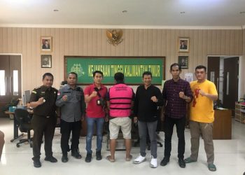 Tim Tabur Kejati Sulsel bekerjasama Kejari Sidrap dan Kejari Kaltim berhasil menangkap, Kamaluddin Bin Dule, tersangka korupsi yang masuk Daftar DPO