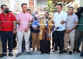 Walikota Siantar meresmikan ruang media center di kantor Dinas Komunikasi dan Informatika (Diskominfo), Jalan WR Supratman Kelurahan Proklamasi Kecamatan Siantar Barat