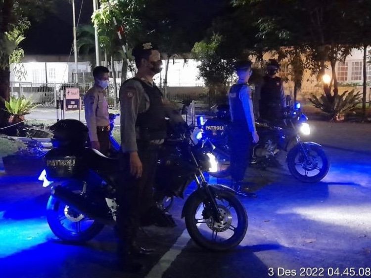Satuan Samapta Polres Pangkalpinang melaksanakan patroli subuh diseputaran komplek timah bukit baru Kota Pangkalpinang
