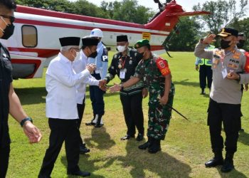 Wakil Presiden Republik Indonesia K.H. Ma’ruf Amin didampingi Gubernur Sulawesi Selatan Andi Sudirman Sulaiman melakukan kunjungan kerja ke Kabupaten Wajo, Provinsi Sulawesi Selatan