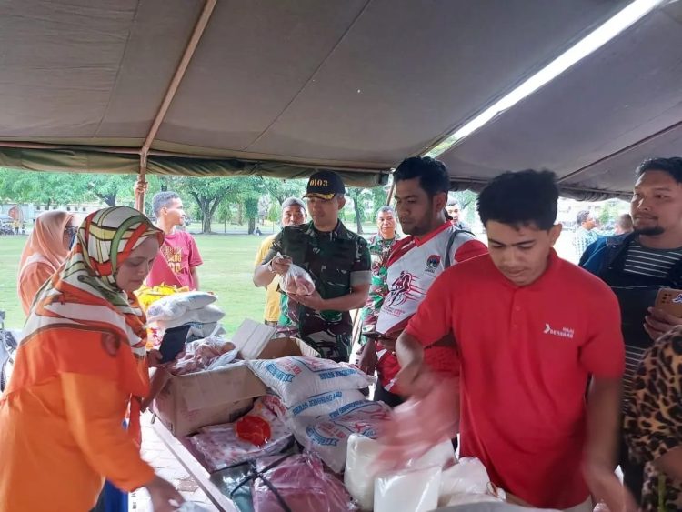 Kodim 0103/Aut bekerja sama dengan Forkopimda Kota Lhoksemawe, Gelar Operasi Pasar (Pasar Murah)