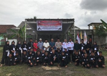 Sat Binmas Polres Ogan Komering Ilir bersama Pokdar Kamtibmas Resor OKI memberikan himbauan kepada masyarakat di acara ujian kenaikan tingkat pra-polos ke polos dan polos ke jambon organisasi Persaudaraan Setia Hati Terate (PSHT) ranting Kayu Agung