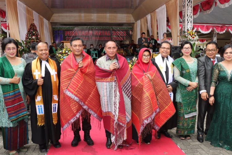 Kapolda Sumut Irjen Pol Drs. R.Z Panca Putra Simanjuntak M.Si menghadiri undangan Perayaan Natal HKI Daerah I Sumatera Timur I Tahun 2022, yang dilaksanakan di Lapangan Adam Malik Pematang Siantar