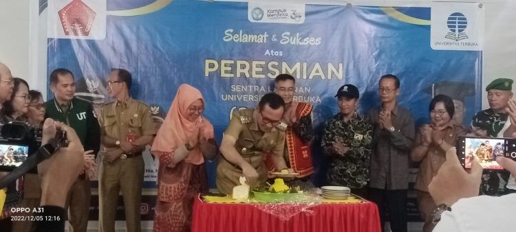 Peresmian sentral layanan universitas terbuka (UT) di Nias Barat