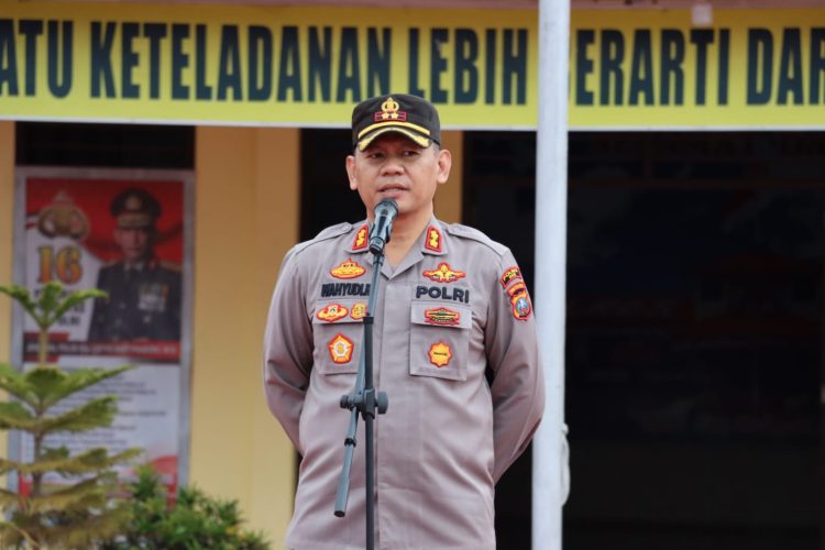 Kapolres Dairi AKBP Wahyudi Rahman, SH, S.I.K.MM Memimpin Pelaksanaan kegiatan Apel Pagi Personil Polres Dairi