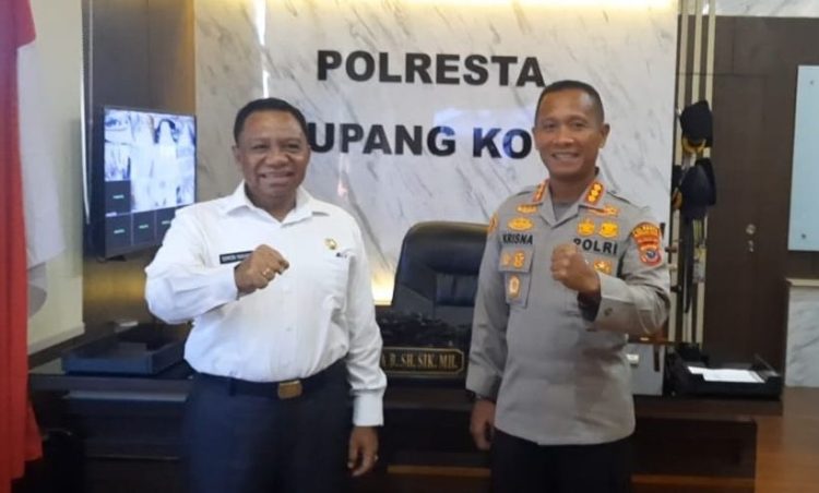 Kepala Kepolisian Resor Kota (Kapolresta) Kupang, Kombes Pol. Krisna Rishian Budhiaswanto, SH., S.IK., MH mengundang khusus Bupati Malaka, Dr. Simon Nahak