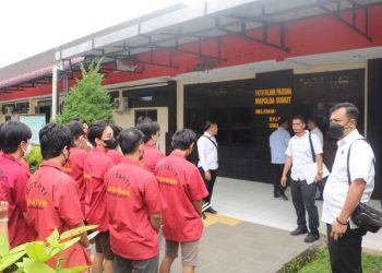 Polda Sumut serahkan ke-15 tersangka judi online Cemara Asri ke JPU, Rabu (7/12/22). (Foto Dok/ Polda Sumut)