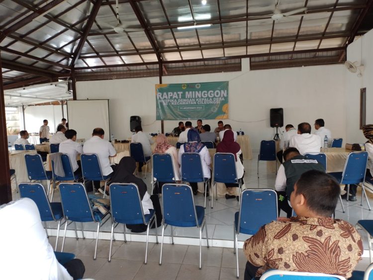 Rapat Minggon yang dilaksanakan oleh Muspika beserta seluruh Kepala Desa yang ada di Kecamatan Cileungsi