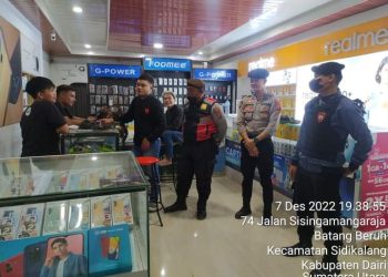 Personil Sat Samapta Polres Dairi dibawah pimpinan Kasat Samapta Polres Dairi AKP Tugono, SH melakukan Patroli Blue Light