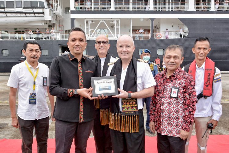 Pj Wali Kota Sabang, Reza Fahlevi bersama BPKS dan stakeholder terkait menyambut kedatangan kapal pesiar MV Azamara Quest, di Pelabuhan CT3 BPKS Sabang