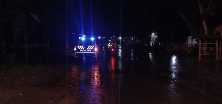 Polantas Lhokseumawe melaksanakan patroli rutin di jalan Elak tempatnya di Desa Alue Lim, Kecamatan Blang Mangat