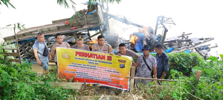 Penertiban penambangan emas tanpa izin (PETI) di Kuantan Mudik