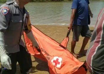 Penemuan sosok mayat laki-laki tanpa identitas dengan luka di sekitar dubur, serta kepala dibalut kain
