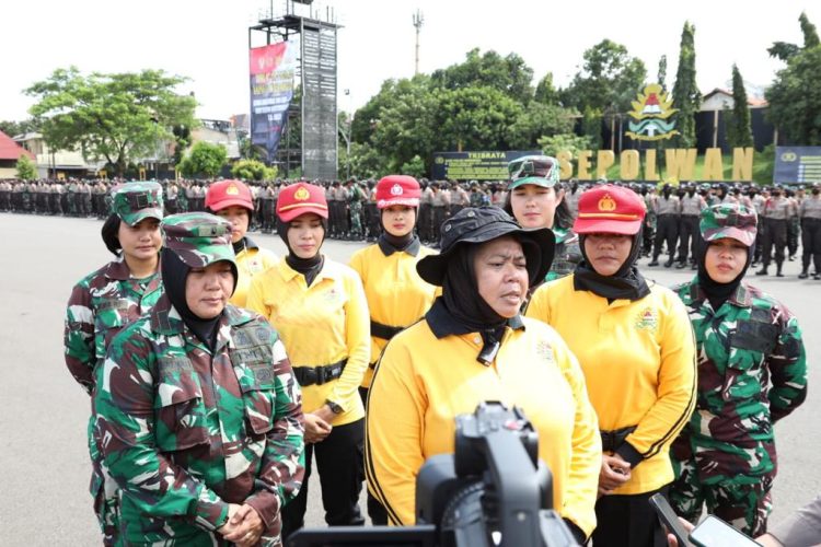 Sebanyak 503 peserta dari Polri, TNI AD, TNI AL dan TNI AU mengikuti diklat integrasi yang dibuka oleh Wakapolda Kalimantan Tengah Irjen Ida Oetari Poernamasasi