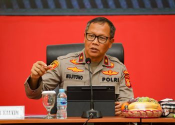 Wakapolda Kaltim Brigjen Pol. Drs. Mujiyono, S.H., M.Hum., saat memberikan pembekalan kepada Siswa Diktukba Polri SPN Polda Kaltim