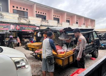 Personel Sat Samapta Polres Bangka Barat terus melaksanakan kegiatan Patroli dialogis