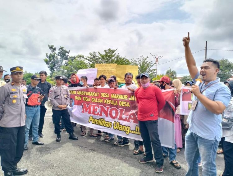 Gerakan aksi masyarakat yang tergabung dalam Solidaritas Masyarakat Subulussalam