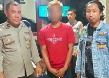 Tim Resmob Polres Bitung mengamankan terduga pelaku penikaman yang terjadi di atas sebuah kapal penangkap ikan