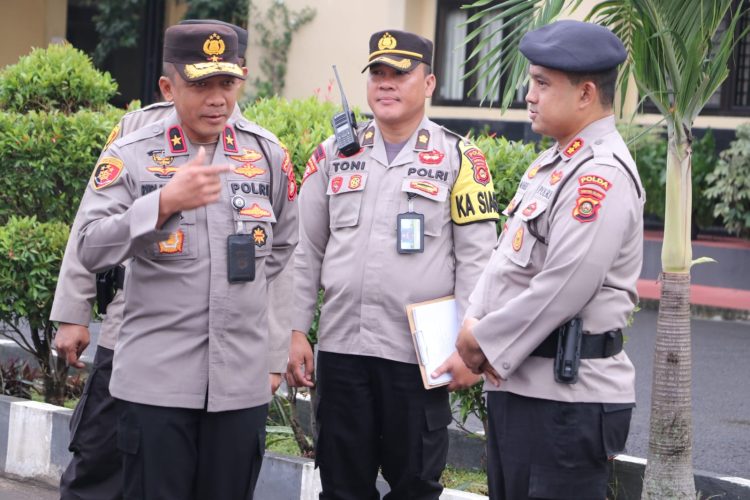 Wakil kepala Kepolisian Daerah (Wakapolda) Sumsel Brigjen Pol Rudi Setiawan SIK MH melakukan Inspeksi mendadak (Sidak) pelaksanaan apel pagi satker dan pengecekan Kantin