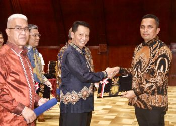 Pj Wali Kota Sabang, Reza Fahlevi menghadiri acara penyerahan Daftar Isian Pelaksanaan Anggaran (DIPA) dan Buku Alokasi Transfer Ke Daerah (TKD) tahun anggaran 2023 serta pemberian penghargaan WTP