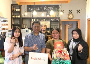 GM Witel Sumut HB Handoko (biasa disapa Om Hans ) didampingi Theresia Siburian (OFF 2 CRM & Customer Leveraging), lakukan kunjungan kepada pelanggan HVC (High Value Customer)