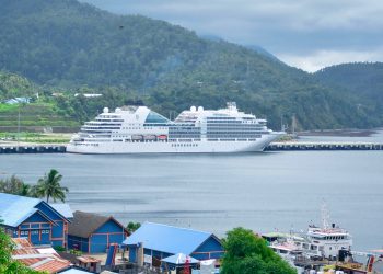 Kapal Pesiar MV Seabourn Encore