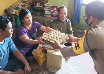 Kapolsek Dumai Timur AKP Rainly L, S.H, S.I.K, melaksanakan kegiatan Poiisi Humanis. Jum'at (16/12/2022)
