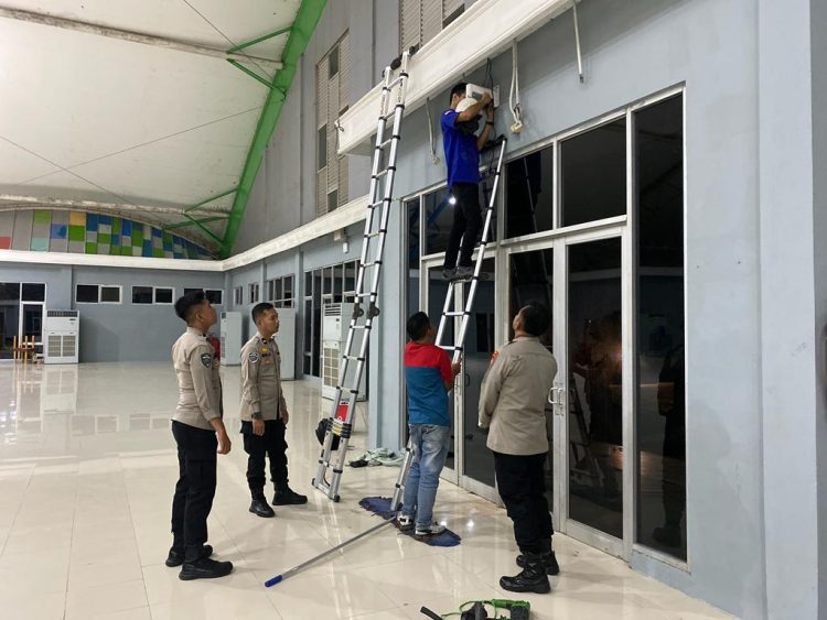 Bid TIK Polda Sumsel sebagai satuan pendukung dalam pelaksanaan Operasi Lilin Musi 2022, telah memastikan sebanyak 332 Camera CCTV Polri yang terpasang di beberapa lokasi