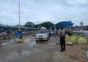 Anggota Satuan Samapta Polres Bangka Barat melaksanakan Patroli