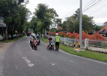 Sat Lantas Polres Bangka Barat melakukan pemantauan di objek wisata