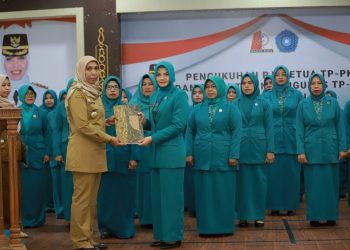 Pj Bupati Nagan Raya, Fitriany Farhas, AP, S.Sos, MSi, kukuhkan Pj Ketua Tim Penggerak Pemberdayaan dan Kesejahteraan Keluarga (TP PKK)