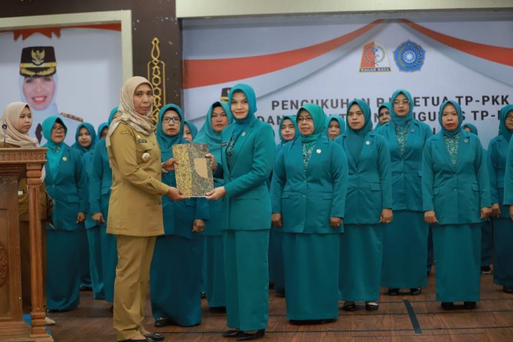 Pj Bupati Nagan Raya, Fitriany Farhas, AP, S.Sos, MSi, kukuhkan Pj Ketua Tim Penggerak Pemberdayaan dan Kesejahteraan Keluarga (TP PKK)