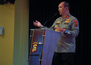 Kapolda Sumsel Irjen Pol A.Rachmad Wibowo SIK saat memberikan pembekalan kepada anggota Polda Sumsel dan jajaran