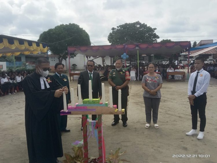 Keluarga besar SMPN 1 Tanah Jawa merayakan Natal Rabu 21 Desember 2022 di mulai sekitar pukul 09.00 wib di lapangan SMPN 1 Tanah Jawa dengan Tema "Cinta Kasih Kristus Yang Menggerakkan Persaudaraan"
