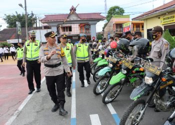 Kapolres Dairi AKBP Wahyudi Rahman, S.H, S.I.K, M.M pimpin pelaksanaan Apel Ranmor Dinas dan Pengecekan Kelengkapan Personil Dalam Rangka Kesiapan Operasi Lilin Toba-2022