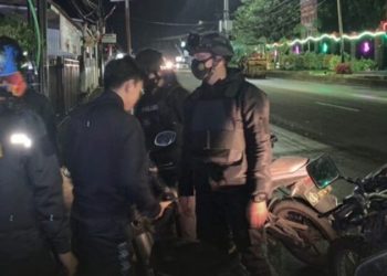 Samapta Poresta Manado melaksanakan kegiatan patroli Sikat Pemabuk jalanan (Sibulan) dan pengecekan objek vital, Pertokoan, dan Pemukiman