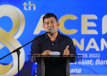 Kadisbudpar Aceh, Almuniza Kamal