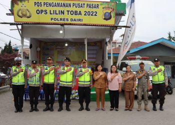 Kapolres Dairi AKBP WAHYUDI RAHMAN, SH, S.I.K, MM Bersama Pamatwil Polda Sumut AKBP Yudhi Pinem melakukan pengecekan Personil Yang Melaksanakan Tugas Pos Pengamanan Operasi Lilin Toba 2022