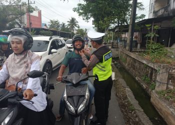 Satuan Lalulintas Polres Aceh Barat lakukan kegiatan Preventif Turlalin pagi dengan tujuan mengatur lalu lintas di lokasi jalan dan persimpangan yang ramai
